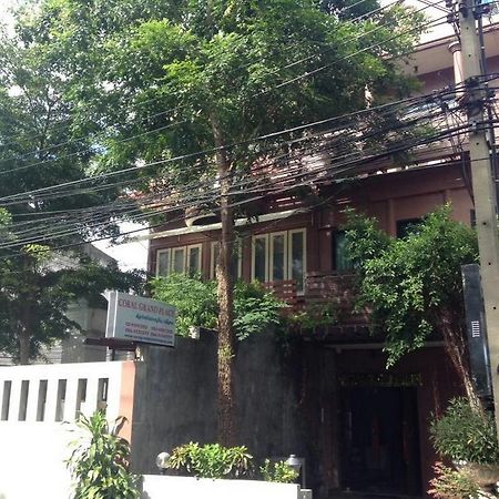 Coral Grand Place Bangkok Exterior photo