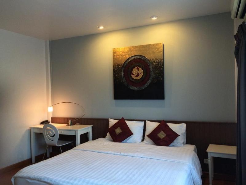 Coral Grand Place Bangkok Exterior photo