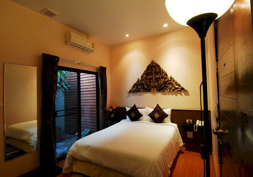 Coral Grand Place Bangkok Exterior photo